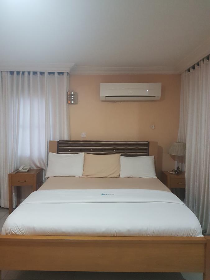 Hillside Gardens Ltd Hotel Lagos Ngoại thất bức ảnh